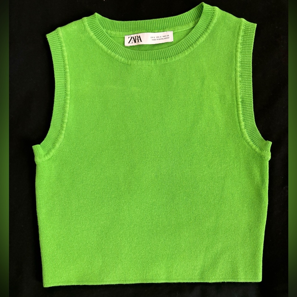 Zara Green Sleeveless crop top 
Size S